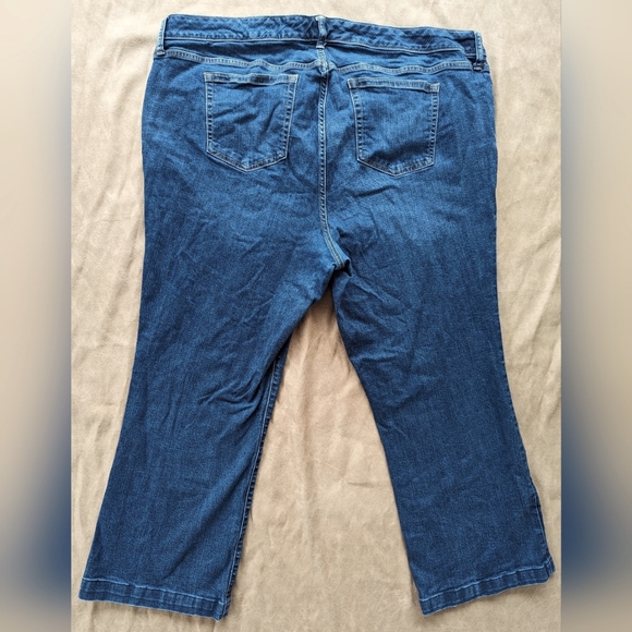 Torrid Denim Relaxed Boot Jeans! Size 24R - Picture 6 of 6